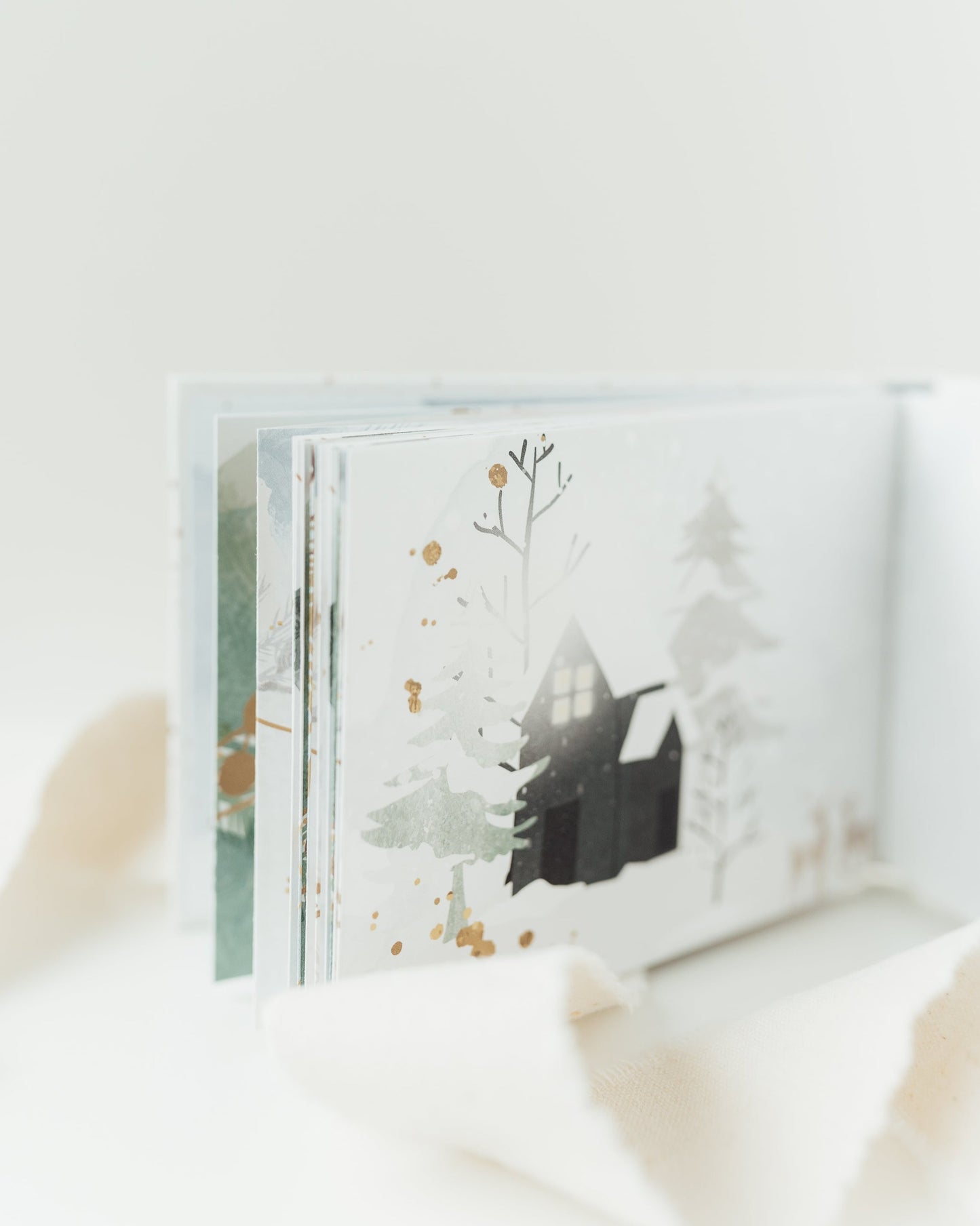 Adventskalender - "Inmitten goldener Hoffnungsschimmer"