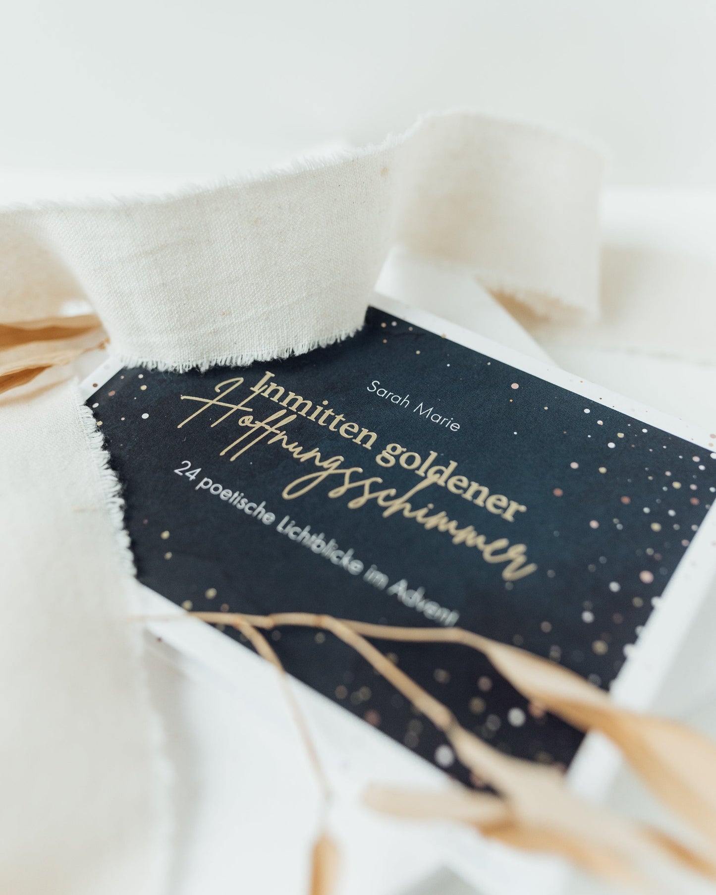 Adventskalender - "Inmitten goldener Hoffnungsschimmer"